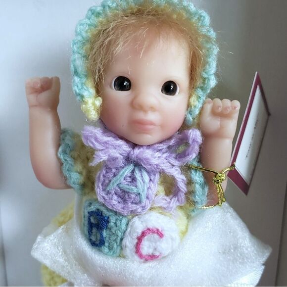 Ashton Drake Galleries NEW "Easy As ABC" Lifelike Collectible Baby Doll … - Picture 1 of 7